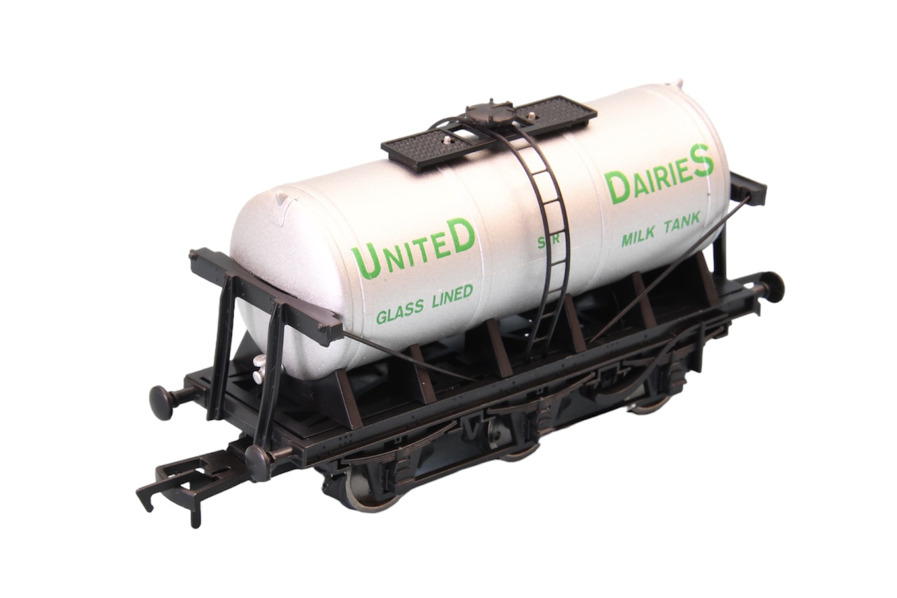 4F-031-027 6 Wheel Milk Tank SR United Dairies