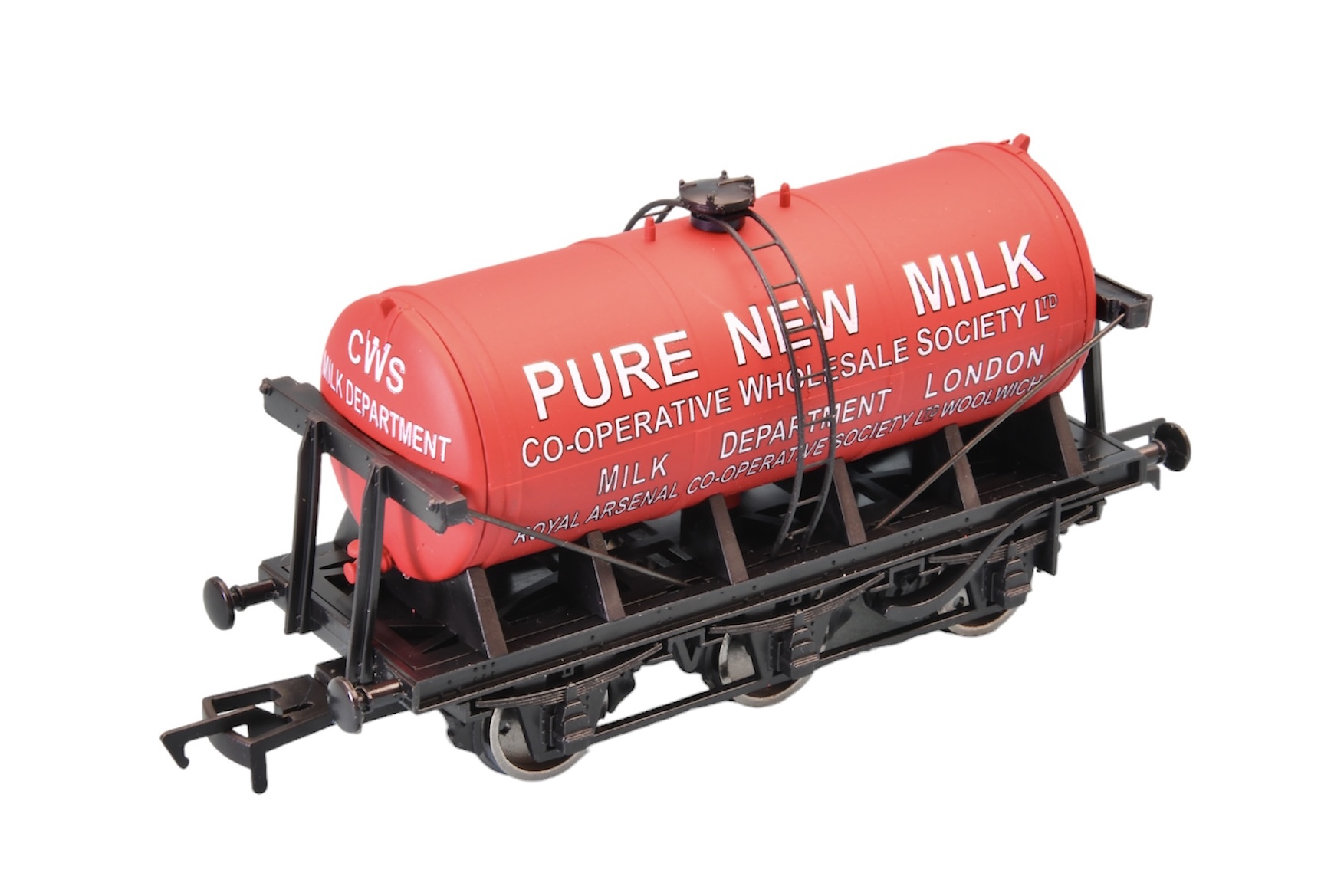 4F-031-037 6 Wheel Milk Tanker Co-op Milk Red