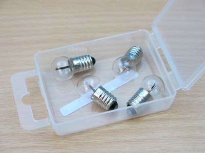 A25056 Pack of 4 Flashing Clear 3v Bulbs