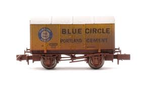 2F-013-084 Dapol Gunpowder Van Blue Circle 152 Weathered