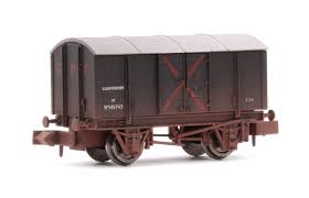 2F-013-088 Dapol Gunpowder Van GWR W105743 Whtrd