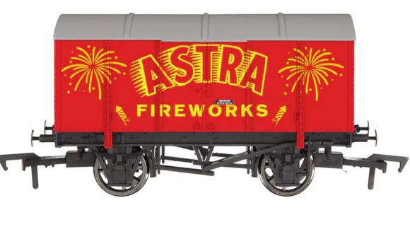 4F-013-183 Dapol GUNPOWDER VAN ASTRA FIREWORKS