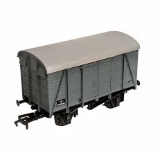 4F-021-104 Dapol Box Van BR 753850